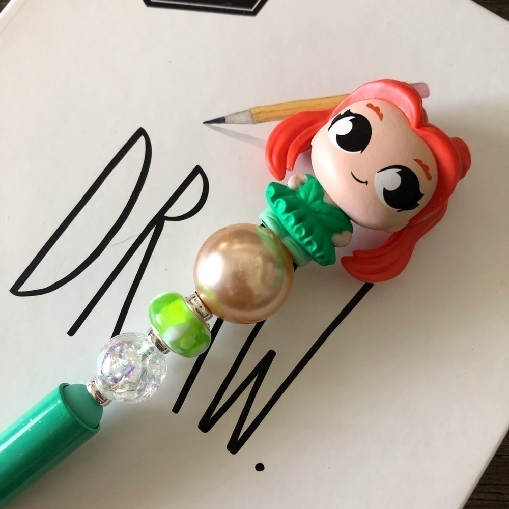 DC Comics: Poison Ivy handmade beaded pen